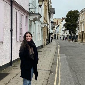 Meet your Posher, Lucy